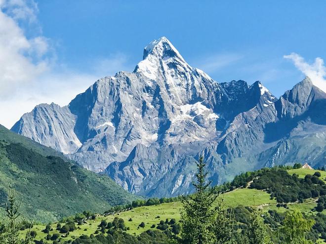 长穿毕徒步地理手册：沉浸式穿越神山秘境pg电子娱乐平台此生必走！收好四姑娘山(图6)
