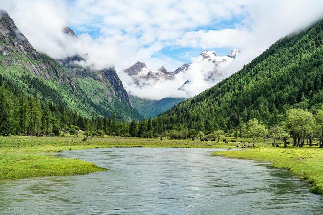 长穿毕徒步地理手册：沉浸式穿越神山秘境pg电子娱乐平台此生必走！收好四姑娘山(图4)