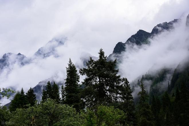 长穿毕徒步地理手册：沉浸式穿越神山秘境pg电子娱乐平台此生必走！收好四姑娘山(图15)