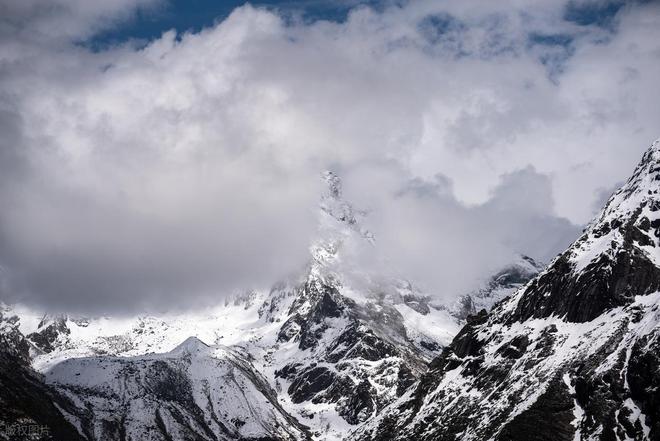 长穿毕徒步地理手册：沉浸式穿越神山秘境pg电子娱乐平台此生必走！收好四姑娘山(图11)