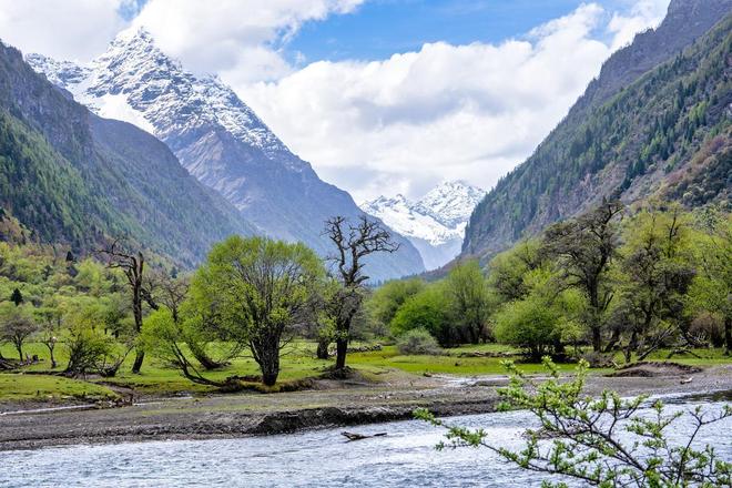 长穿毕徒步地理手册：沉浸式穿越神山秘境pg电子娱乐平台此生必走！收好四姑娘山(图14)