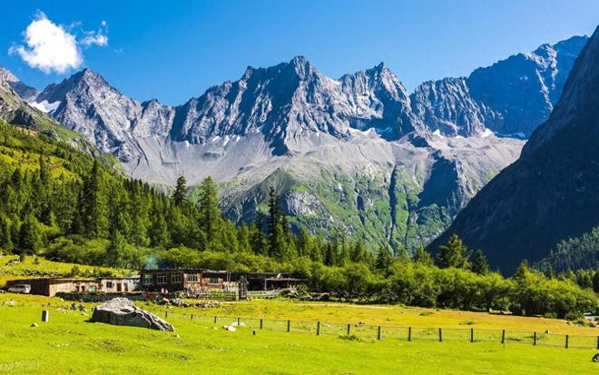 长穿毕徒步地理手册：沉浸式穿越神山秘境pg电子娱乐平台此生必走！收好四姑娘山(图18)