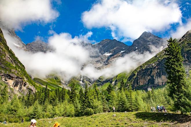 长穿毕徒步地理手册：沉浸式穿越神山秘境pg电子娱乐平台此生必走！收好四姑娘山(图25)